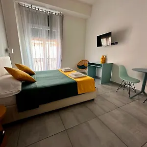 hi-relais-rooms.hotels-amalfi.com/